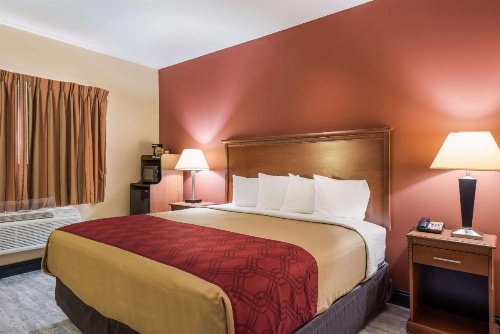 Econo Lodge Inn And Suites Little Rock image 16
