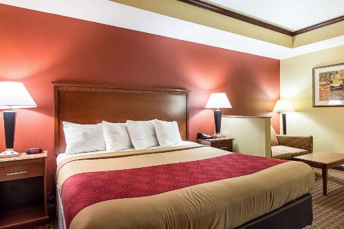 Econo Lodge Inn And Suites Little Rock image 19