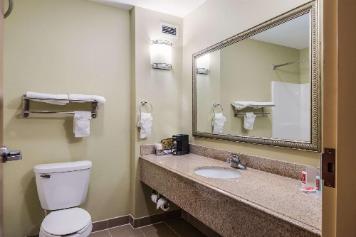 Econo Lodge Inn And Suites Little Rock image 2