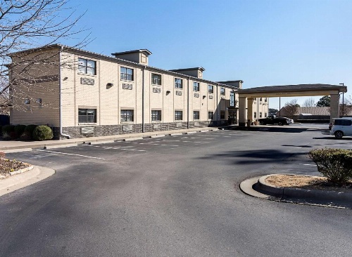 Econo Lodge Inn And Suites Little Rock image 24